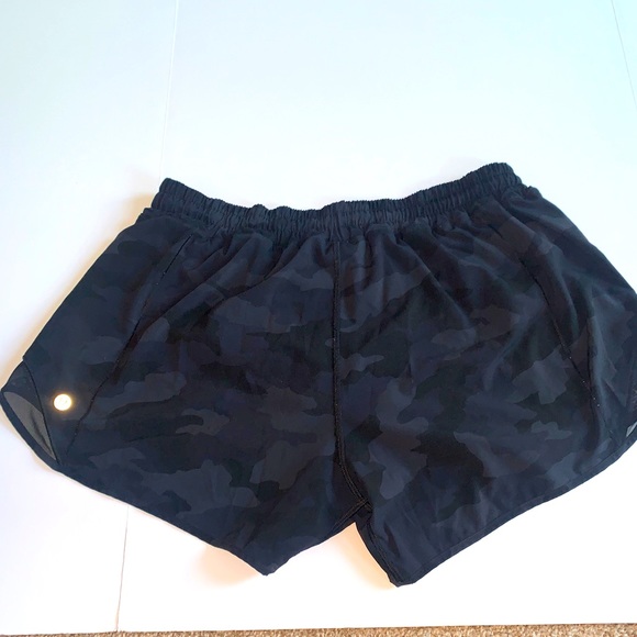 lululemon athletica Pants - Lululemon size 12 4 inch hotty hot shorts